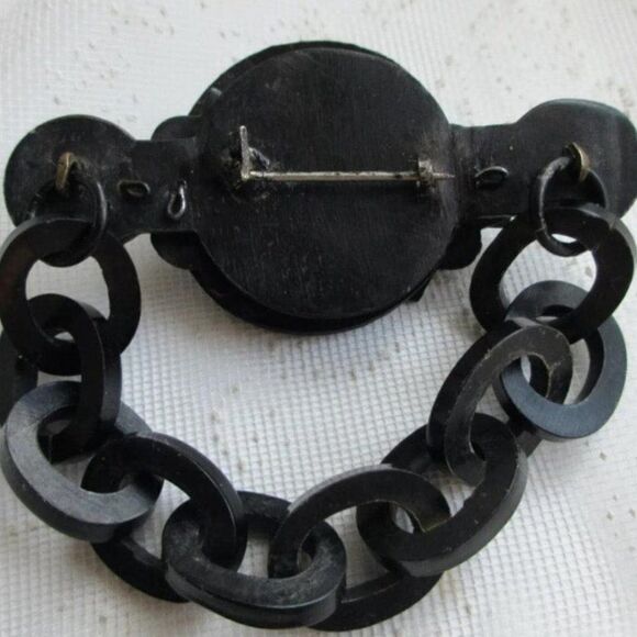 Antique Civil War Era Hand-Carved Odd Fellows Mourning Brooch - Picture 6 of 11